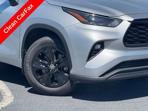 Used 2023 Toyota Highlander XLE image 6
