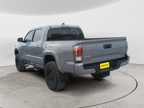 Used 2021 Toyota Tacoma Limited AWD/4WD image 3