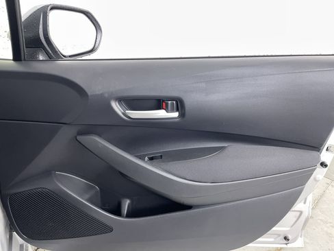 Used 2020 Toyota Corolla LE image 21