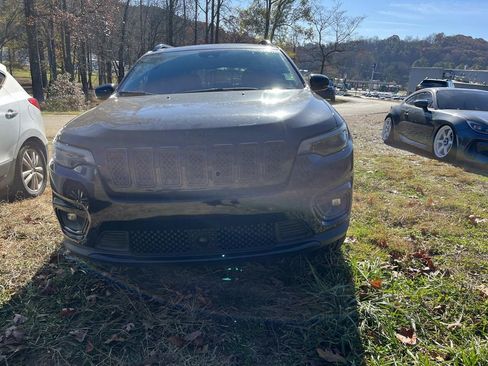 Used 2023 Jeep Cherokee Altitude Lux image 6