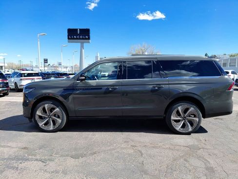 New 2026 Lincoln Navigator L Black Label AWD/4WD image 4