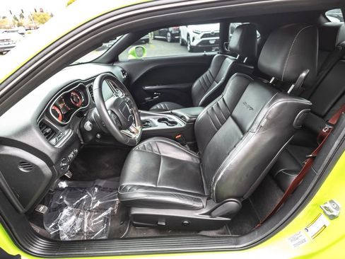 Used 2015 Dodge Challenger SRT Hellcat RWD image 16
