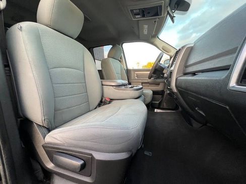 Used 2018 RAM 1500 Classic SLT image 23