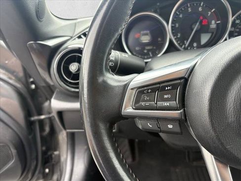 Used 2018 MAZDA MX-5 Miata RF Club RWD image 17