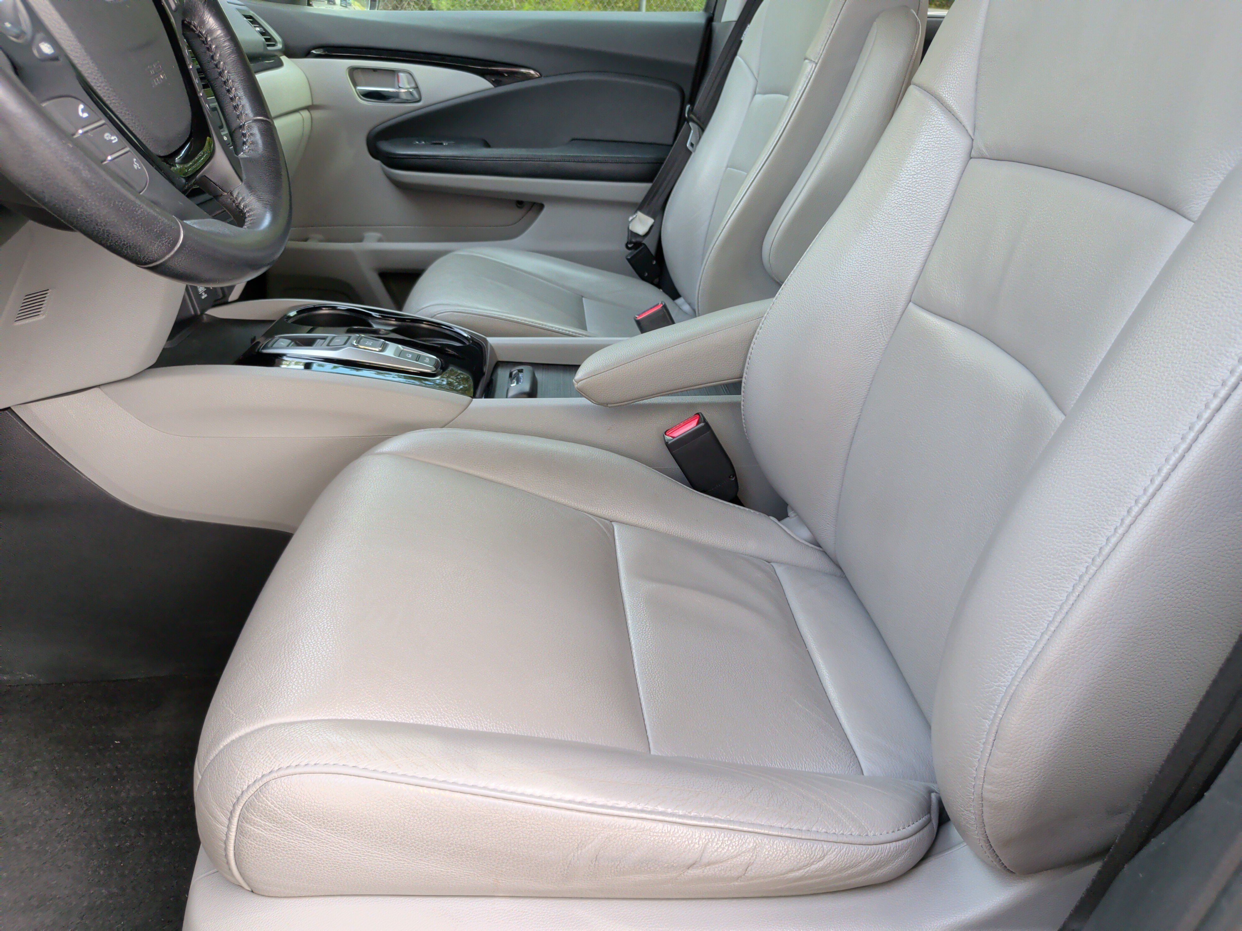 Used 2016 Honda Pilot Touring image 26