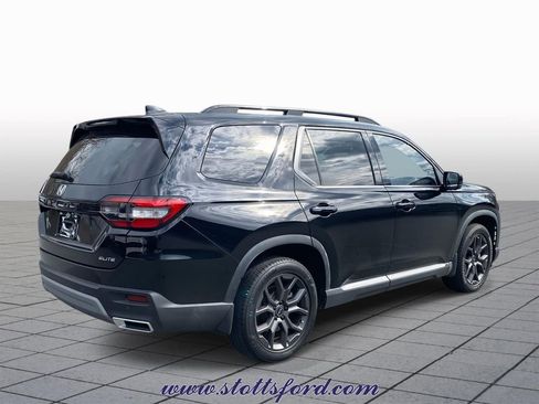 Used 2023 Honda Pilot Elite image 6