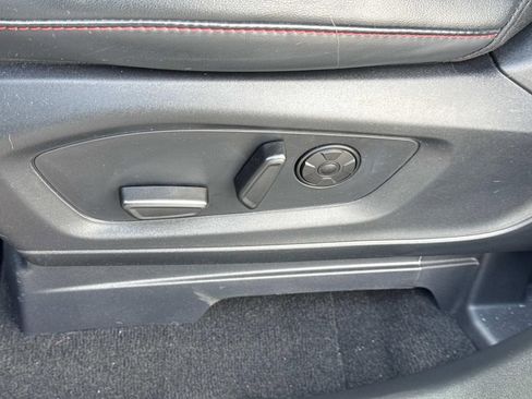 Used 2025 Ford Explorer ST image 27