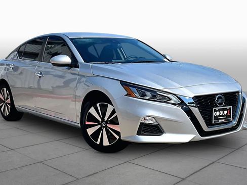 Certified 2022 Nissan Altima 2.5 SV FWD image 3