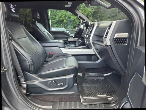 Used 2017 Ford F150 Lariat w/ Equipment Group 502A Luxury AWD/4WD image 26