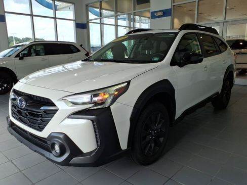 Used 2025 Subaru Outback Onyx Edition AWD/4WD image 8
