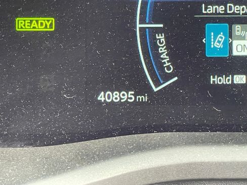 Used 2025 Toyota Camry LE FWD image 9
