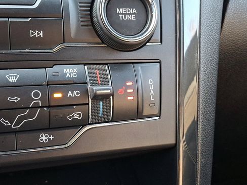 Used 2017 Ford Explorer XLT w/ Equipment Group 202A image 31