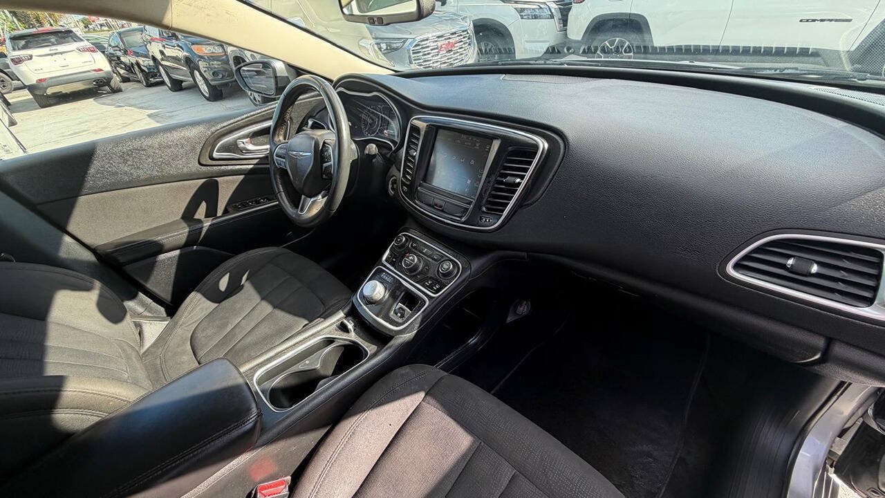 Used 2016 Chrysler 200 Limited w/ Anniversary Edition FWD image 21