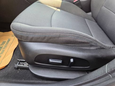 Used 2018 Chevrolet Cruze LT w/ Convenience Package FWD image 13