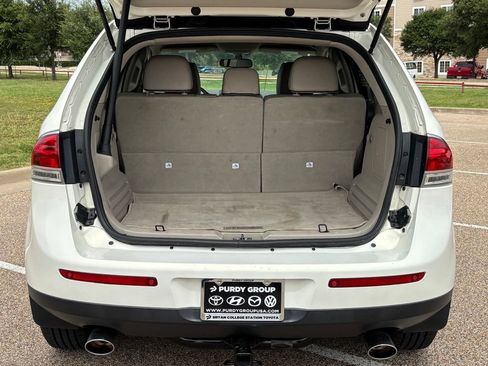 Used 2012 Lincoln MKX FWD image 8