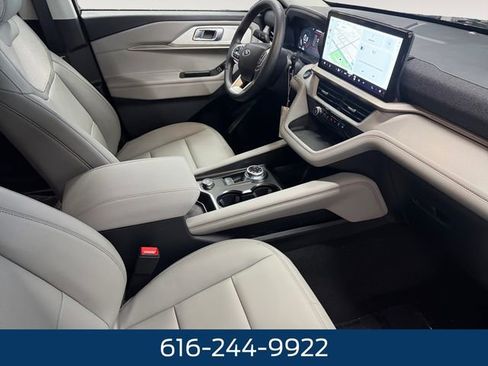 New 2026 Ford Explorer Active image 4