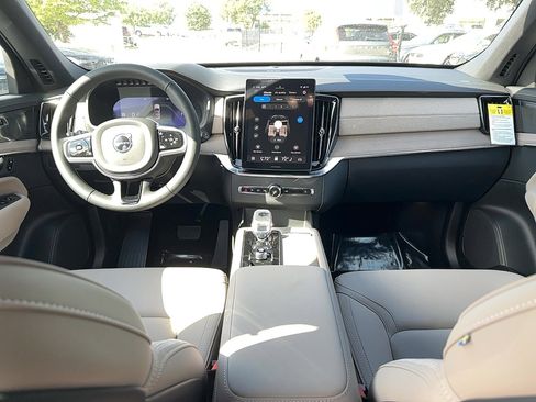 Used 2026 Volvo XC90 B6 Plus w/ Protection Package Premier AWD/4WD image 17