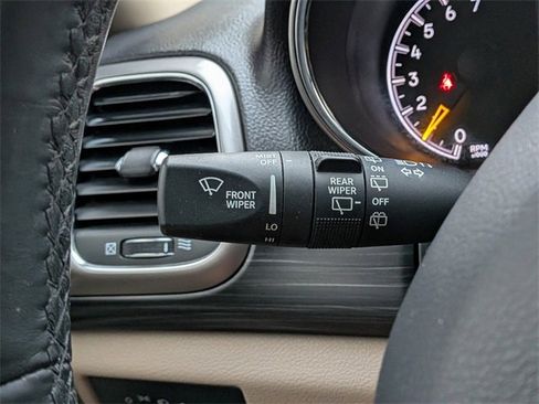 Used 2019 Jeep Grand Cherokee Laredo image 29