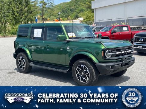 Certified 2025 Ford Bronco Outer Banks AWD/4WD image 1