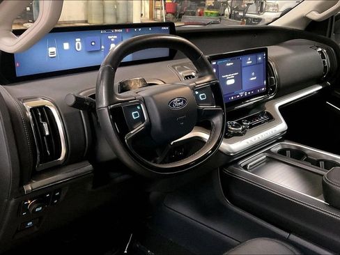 Certified 2025 Ford Expedition Max Platinum AWD/4WD image 13