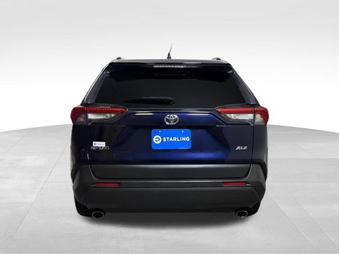 Used 2019 Toyota RAV4 XLE w/ Convenience Package FWD image 7
