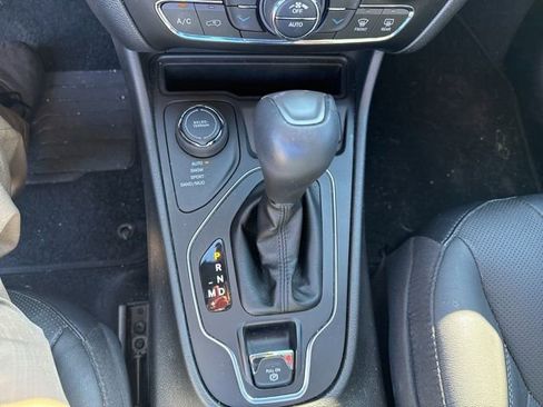 Used 2021 Jeep Cherokee Latitude Lux 80th Anniv w/ Quick Order Package 26U 80TH image 15