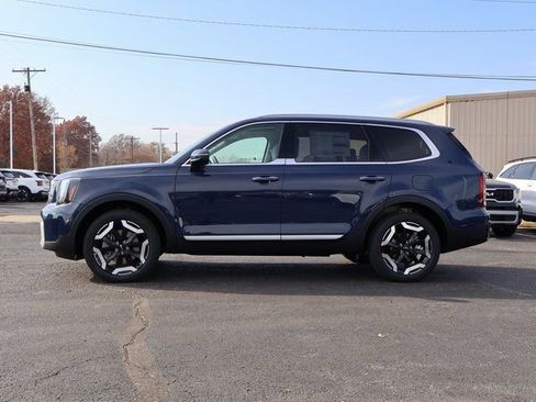 New 2025 Kia Telluride S image 4