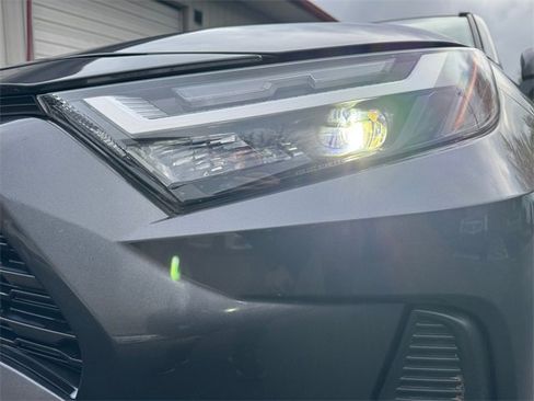 Used 2025 Toyota RAV4 XLE image 28