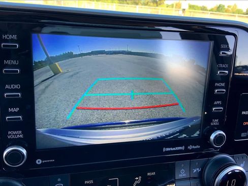 Used 2022 Toyota Highlander XLE AWD/4WD image 26