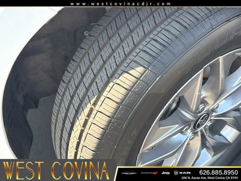 Used 2025 Toyota Sienna LE FWD image 18
