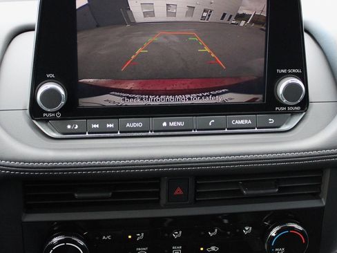 Certified 2025 Nissan Rogue S image 35