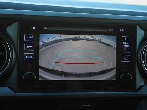 Used 2019 Toyota Tacoma TRD Sport image 23