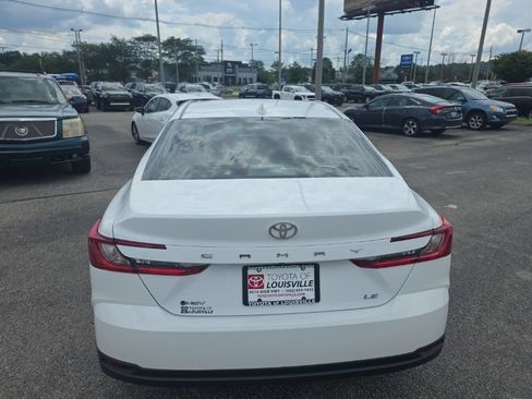 Certified 2025 Toyota Camry LE FWD image 5
