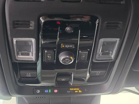 Used 2025 Cadillac Escalade V AWD/4WD image 36