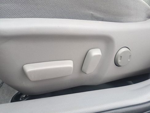 Used 2015 Toyota Camry LE image 14