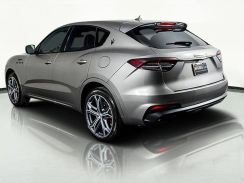 Used 2022 Maserati Levante Modena image 9