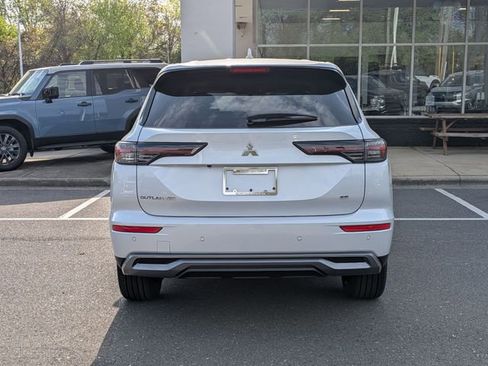 New 2026 Mitsubishi Outlander SE image 4