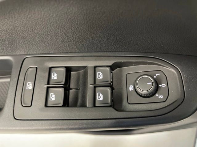 New 2027 Volkswagen Taos SE AWD/4WD image 35