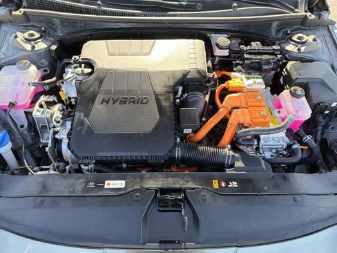 Certified 2024 Hyundai Elantra Blue FWD image 11