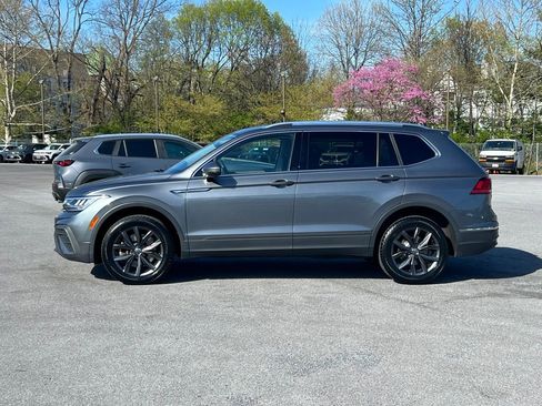 Used 2023 Volkswagen Tiguan SE image 4