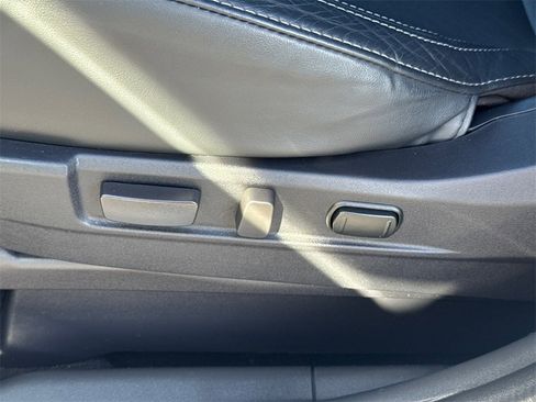 Used 2020 Mitsubishi Outlander SEL image 25