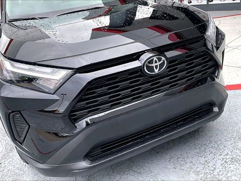 Certified 2025 Toyota RAV4 XLE w/ Convenience Package FWD image 36