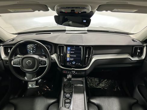Used 2019 Volvo XC60 T5 Momentum w/ Multimedia Package AWD/4WD image 13