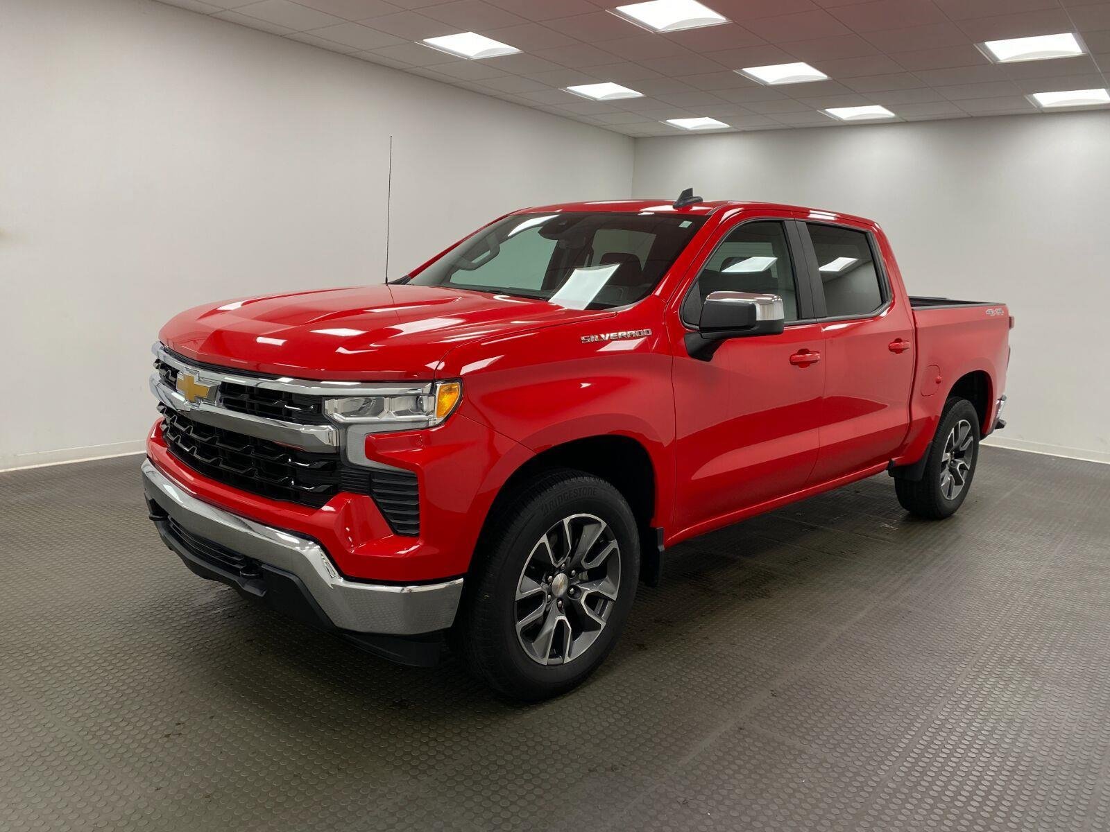 Used 2024 Chevrolet Silverado 1500 LT AWD/4WD image 10