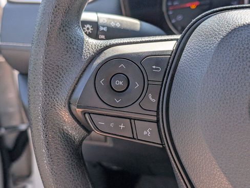 Used 2019 Toyota RAV4 LE FWD image 28