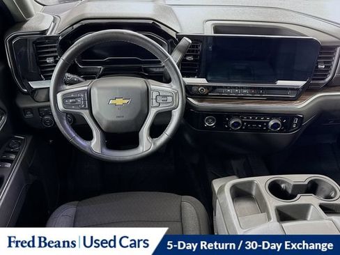 Used 2022 Chevrolet Silverado 1500 LT AWD/4WD image 28