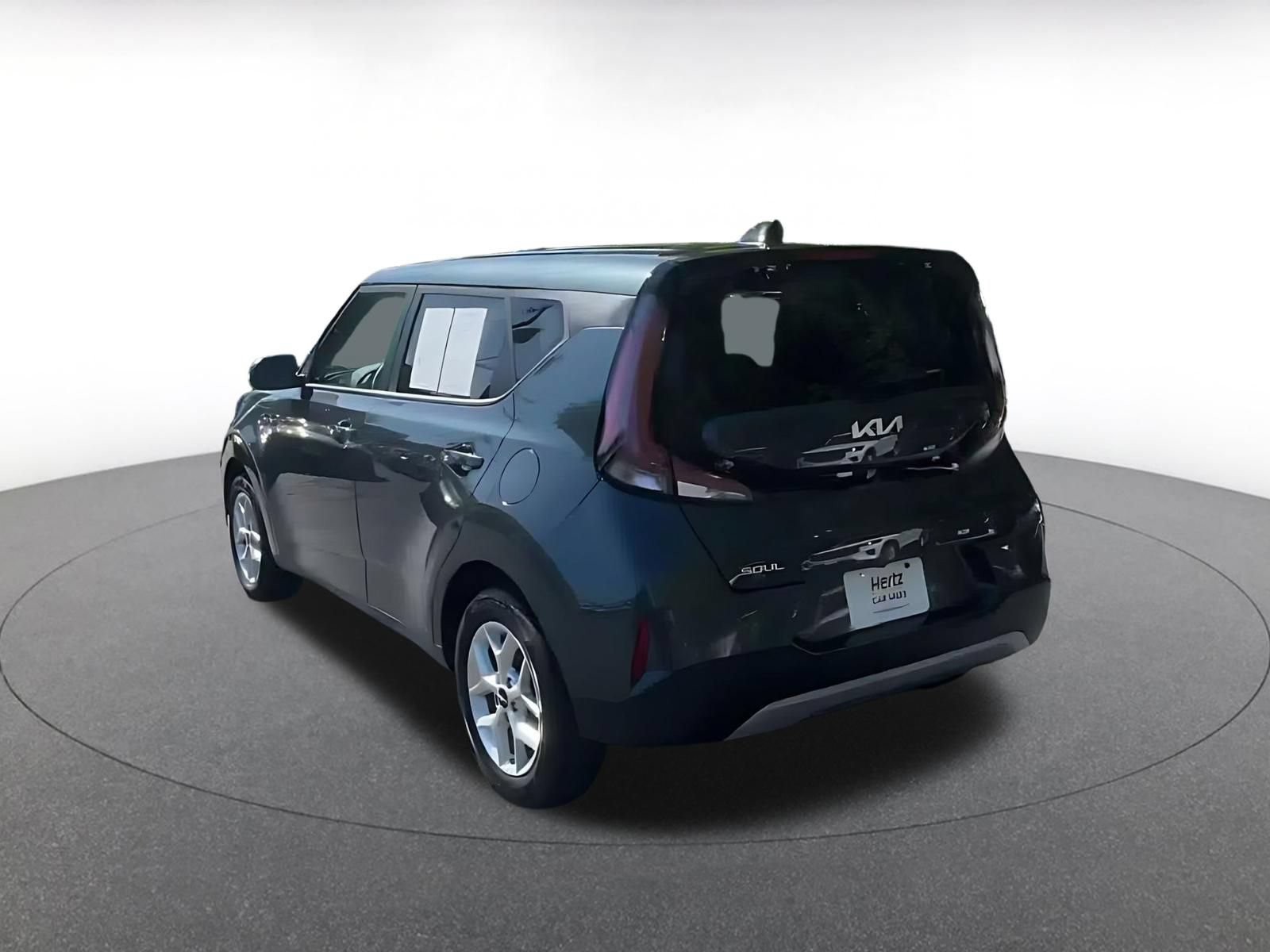 Used 2025 Kia Soul LX w/ LX Technology Package FWD image 9