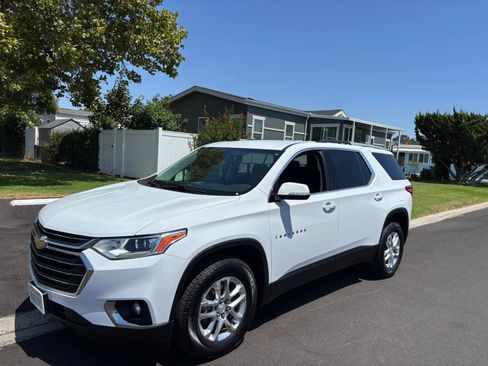 Used 2018 Chevrolet Traverse LT FWD image 9
