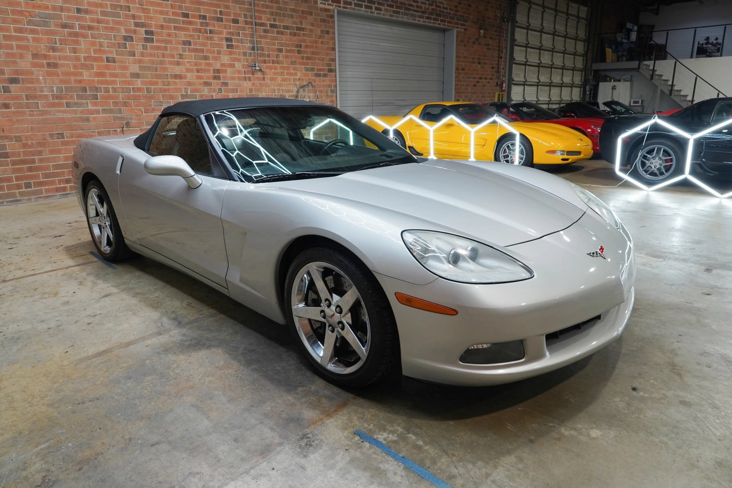 Used 2006 Chevrolet Corvette Coupe w/ Preferred Equipment Group RWD image 3