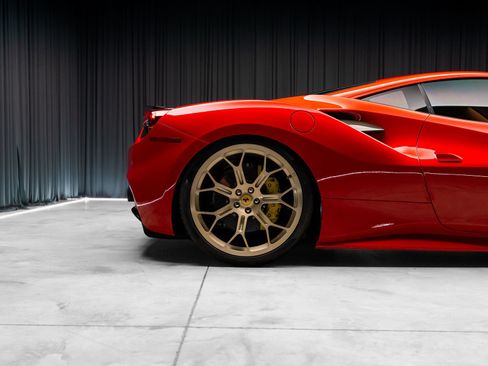 Used 2018 Ferrari 488 GTB RWD image 30